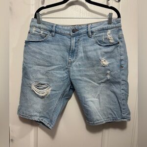 Pull & Bear Distressed Jean Shorts Men’s 34‎ Slim Blue Light Wash Denim Ripped